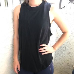 Black muscle tee